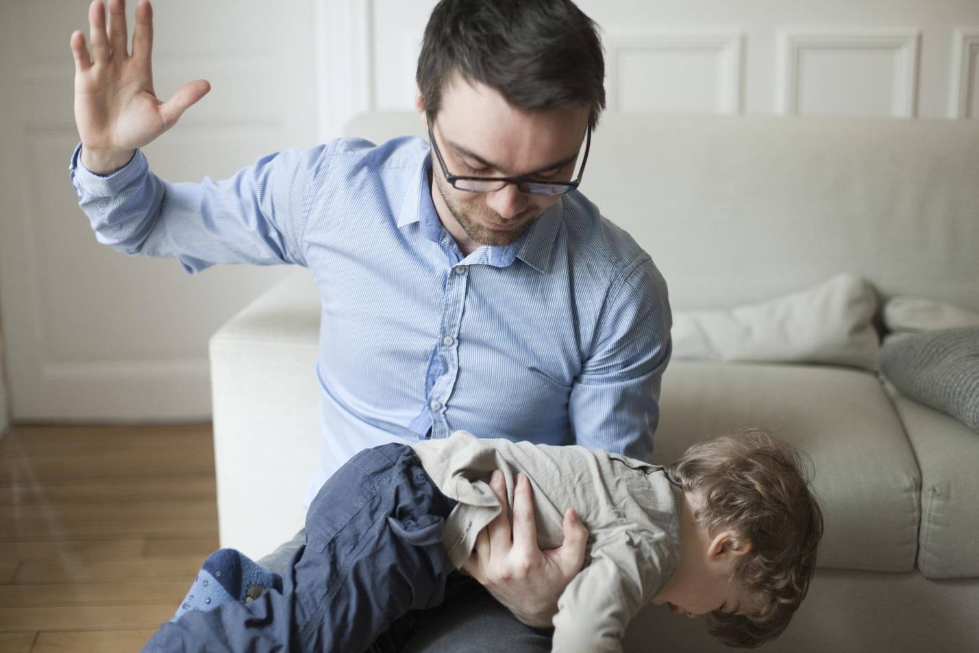3 причины, почему ваш взрослый ребенок относится к вам как к ничтожеству | parents