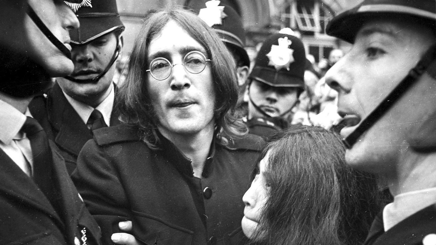 Джон. the beatles